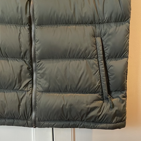 Mens Puffer Vest Size L - Picture 2 of 5
